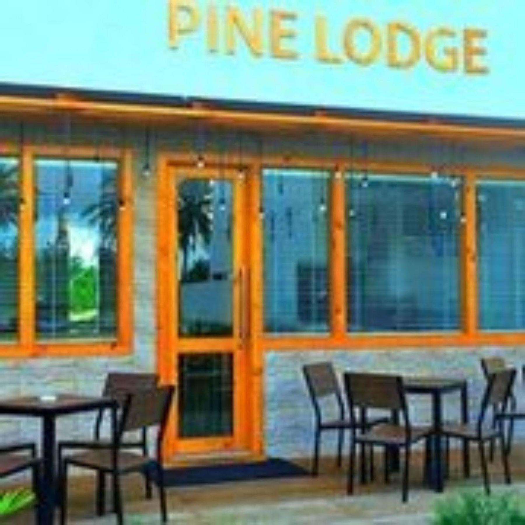 Pine Lodge Μαλέ Εξωτερικό φωτογραφία